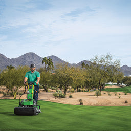 John Deere 225 E-Cut Pedestrian Greens Mower