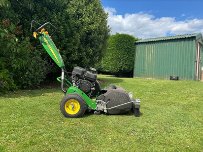 EX DEMO John Deere 220SL PrecisionCut™ Greens Mower - £8,250 (Ex VAT) H1000963