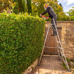Using Henchman single leg tripod ladder