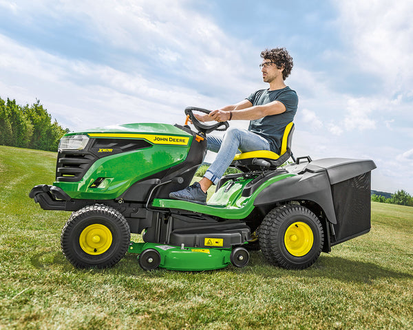 John Deere X167R Rear Collect 42 Ride On Lawn Mower Ripon Family