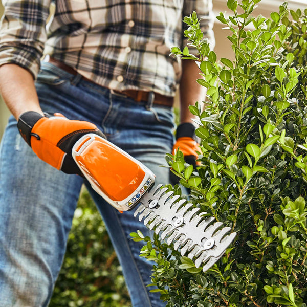 STIHL HSA26 Cordless Garden Shears | Ripon Family