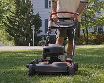 Vibrating lawn mower