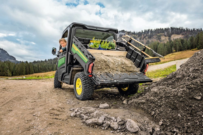 John Deere XUV875M Gator Utility Vehicle