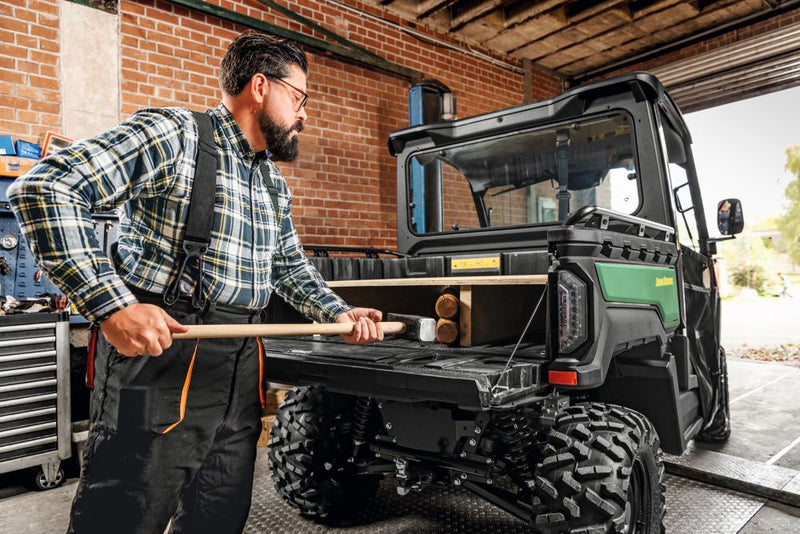 John Deere XUV875M Gator Utility Vehicle