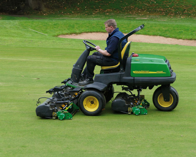 2500E greens mower with GreenTek Thatch Away