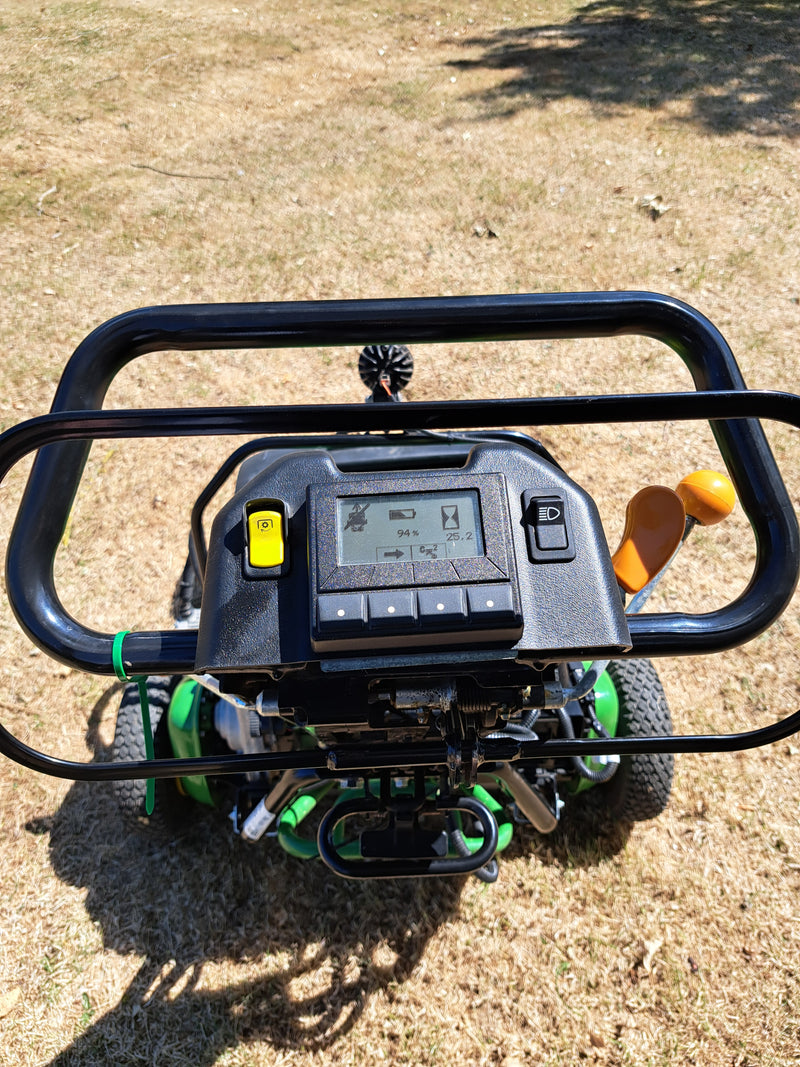 EX DEMO John Deere 225E - H1138625 - £16,250 (+ VAT)