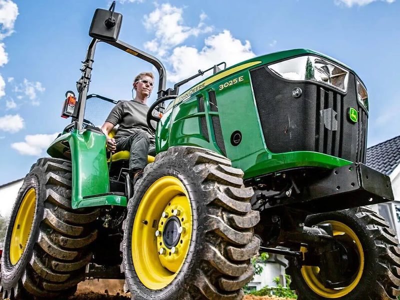 John Deere 3025E Compact Utility Tractor