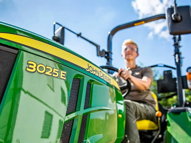 John Deere 3025E Compact Utility Tractor