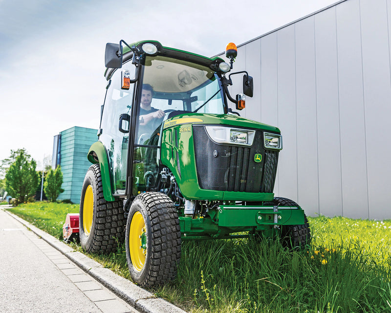 3039R JD Tractor mowing verge