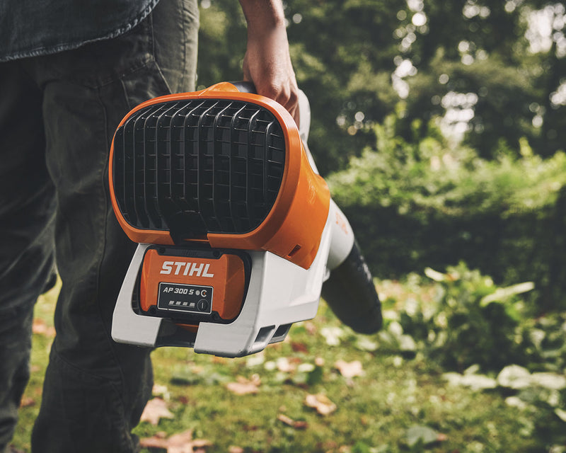 AP 300 S Battery powering a STIHL Leaf Blower