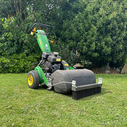 EX DEMO John Deere 220SL PrecisionCut™ Greens Mower - £8,250 (Ex VAT) H1000963