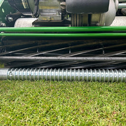 EX DEMO John Deere 220SL PrecisionCut™ Greens Mower - £8,250 (Ex VAT) H1000963