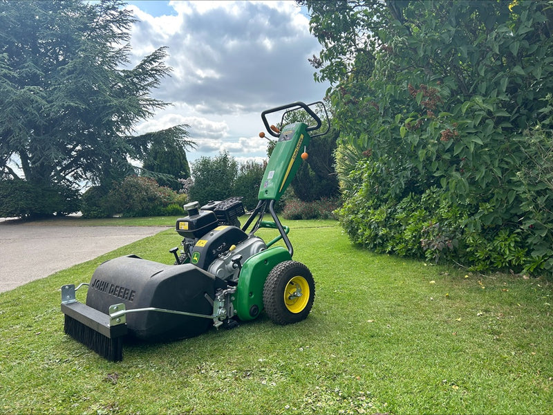 EX DEMO John Deere 220SL PrecisionCut™ Greens Mower - £8,250 (Ex VAT) H1000963