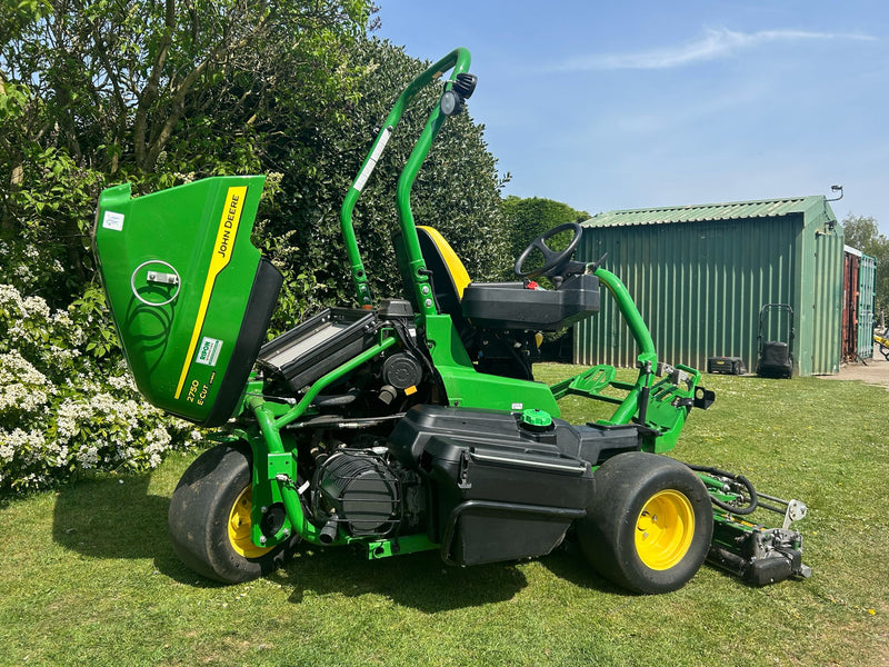 Ex Demo John Deere 2750E Triplex Mower - H1000971