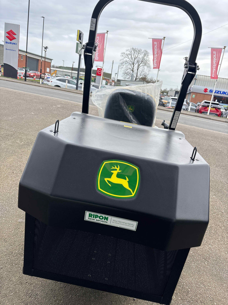 New John Deere X950R Ride On Lawnmower - H1136898