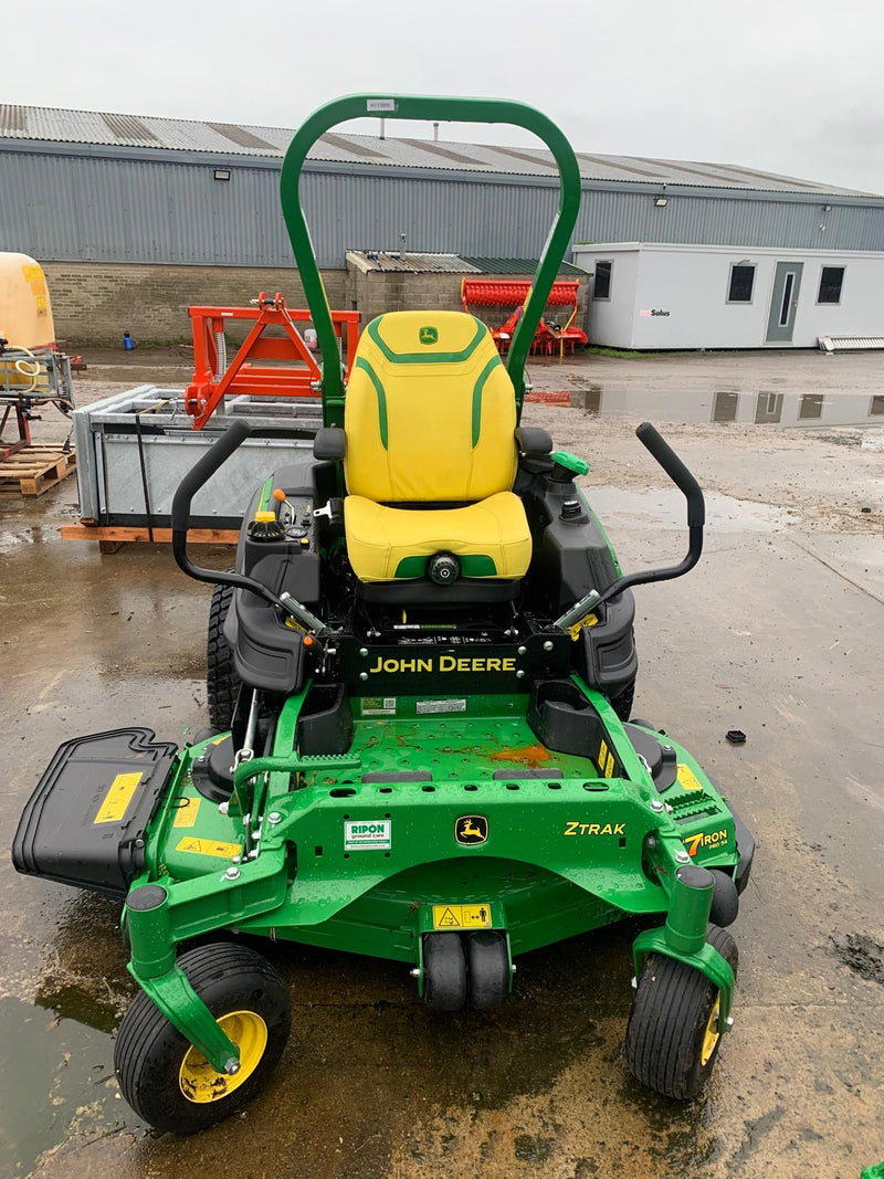 John Deere Z994R Zero Turn Mower with 54″ Side Discharge Deck - H1136909