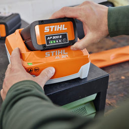 STIHL AL301 Charger