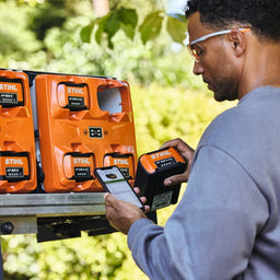 STIHL AL301-4 Multi Charger