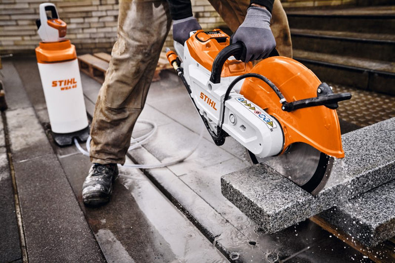 STIHL WSA40 Cordless Pressurised Water Container Set