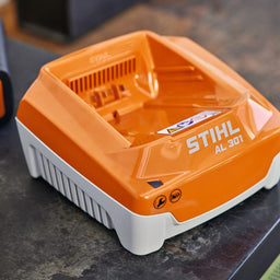 STIHL AL301 Charger