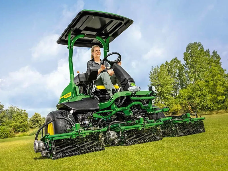 John Deere 6700A E-Cut Hybrid Fairway Mower