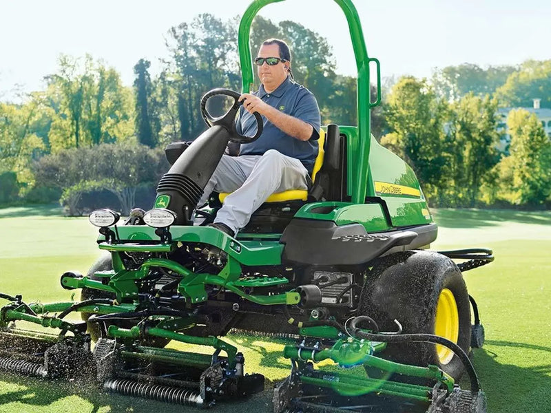 John Deere 6500A E-Cut Hybrid Fairway Mower