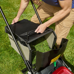 Emptying Honda grass bag 