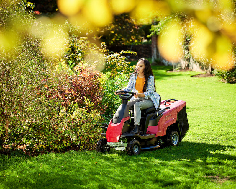 Ride on tractor lawn mower