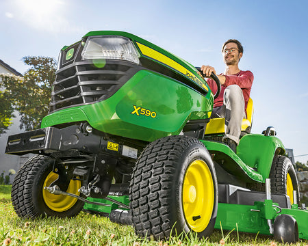 John Deere X590 lawn tractor