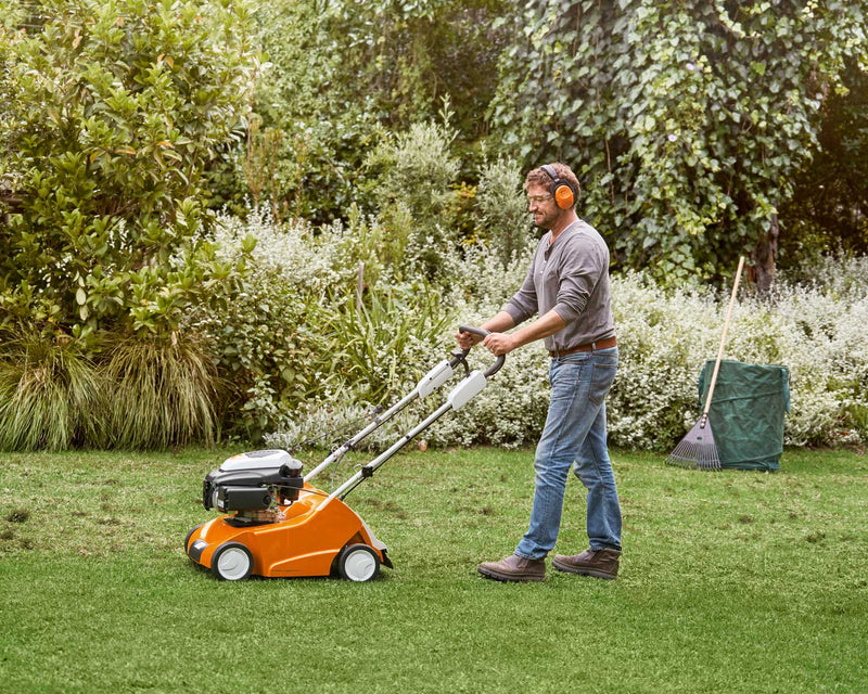 Petrol scarifier